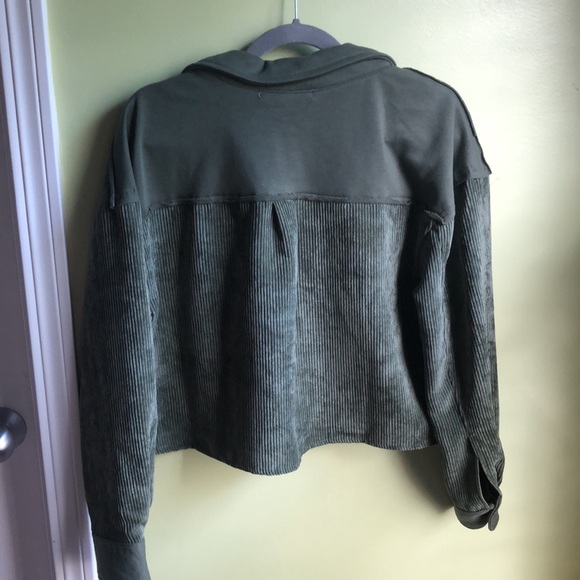 Cropped jacket - Picture 4 of 4